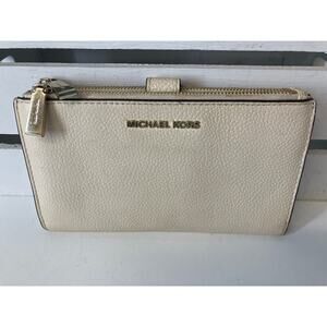 MICHAEL KORS, LARGE IVORY PEBBLED LEATHER WALLET